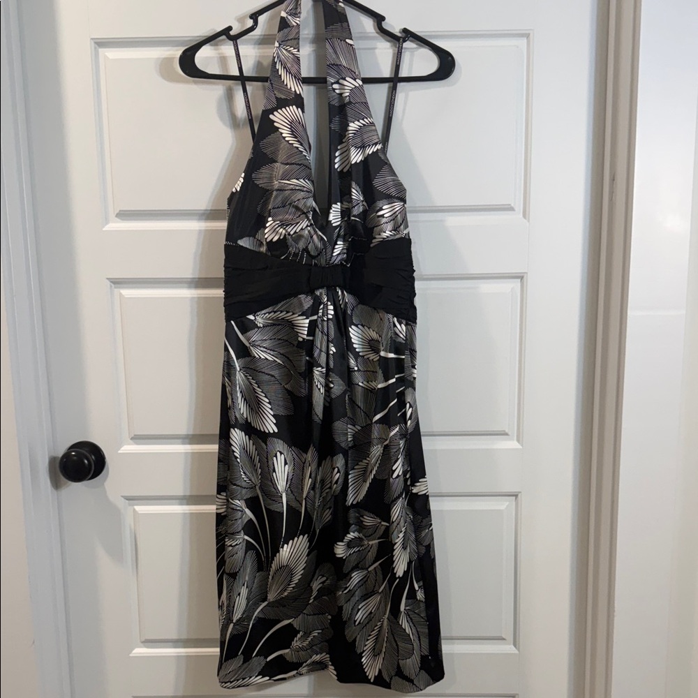 Maggy London Halter Neck Zip Back Closure Knee Length Patterned Black Sz 8 NWT